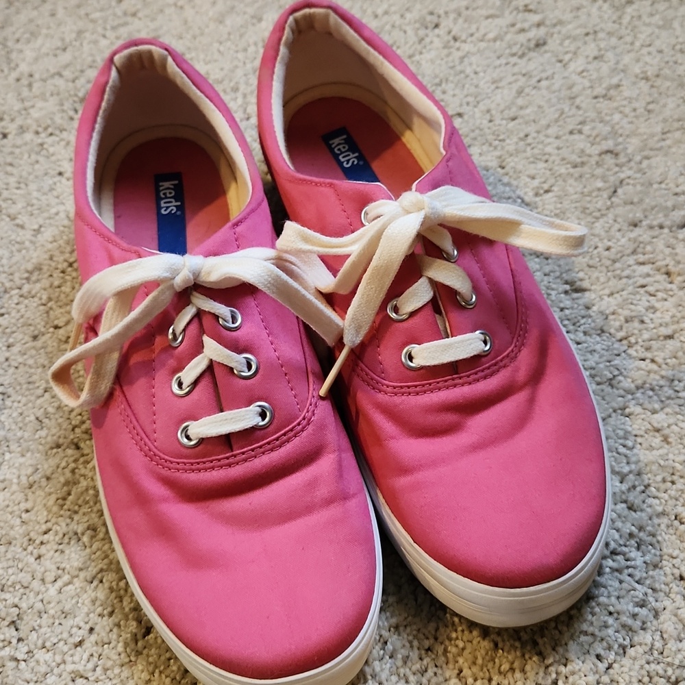 Keds Bright Pink Women’s Sneakers Size 8.5
